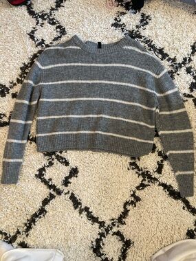 H&M Gray and White Striped Cropped Crewneck Sweater